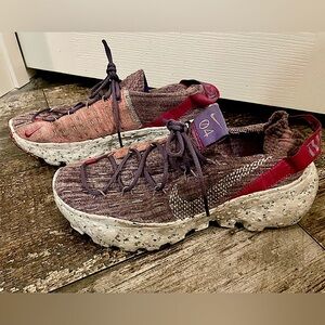 Women’s Nikes sz 8 EUC